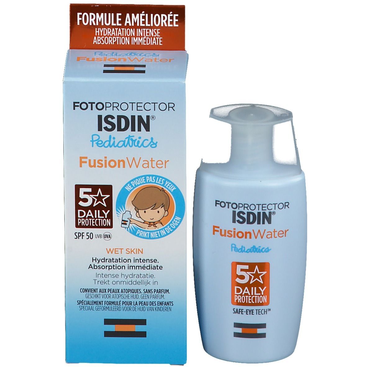 Hellblaue Flasche und Schachtel. Aufschrift: ISDIN FusionWater Pediatrics, 5 Sterne Daily Protection. Mit Kind.
