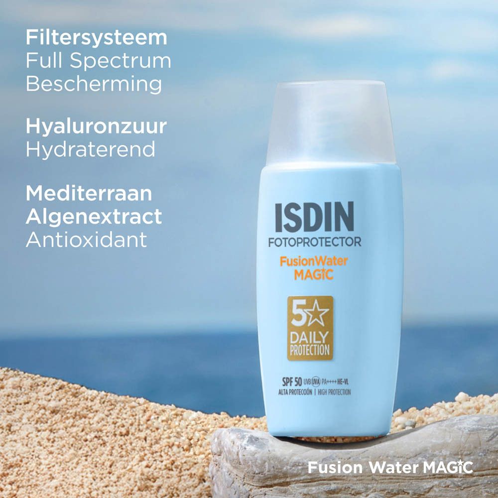 ISDIN Fotoprotector FusionWater Magic. Flasche mit Text: SPF 50, 5x Daily Protection. Text: Hyaluronsäure, Antioxidantien.