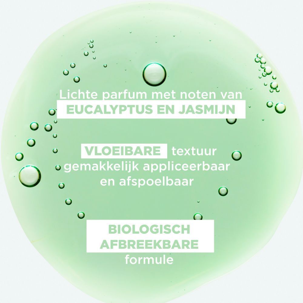 Klorane shampoo fles. Tekst: 85% natuurlijke ingrediënten. Vermindert talg. Kleine lettertjes.