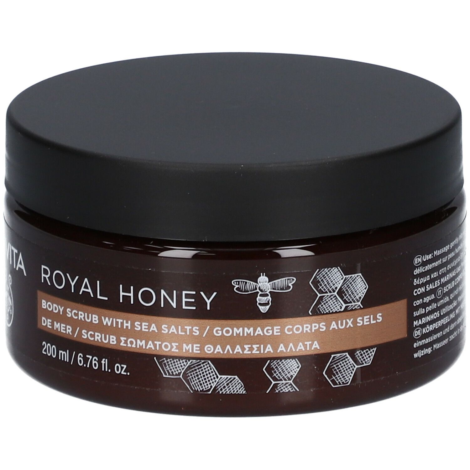 Bruine pot met zwart deksel. Opschrift: APIVITA ROYAL HONEY, body scrub met zeezout. Honingraat ontwerp.
