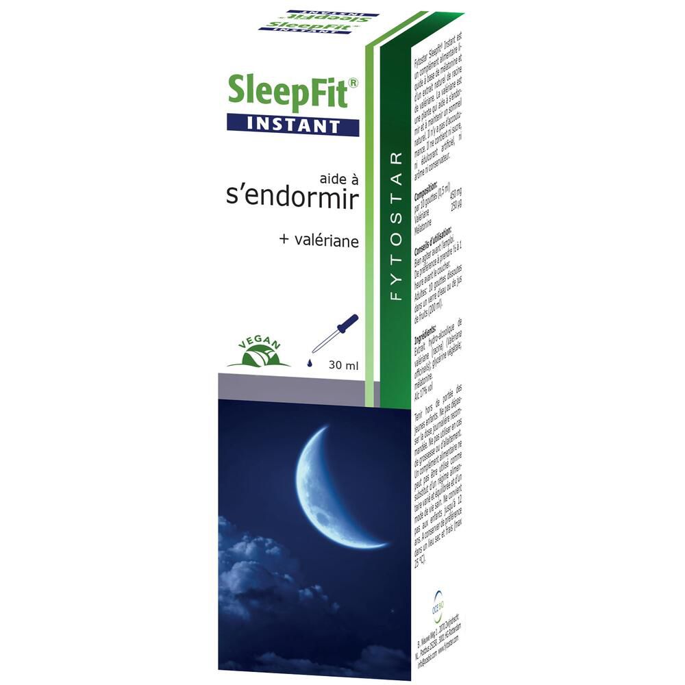 Kartonnen verpakking met fles. Opschrift "SleepFit Instant", "aide à s'endormir", maanontwerp en "Vegan"-logo.