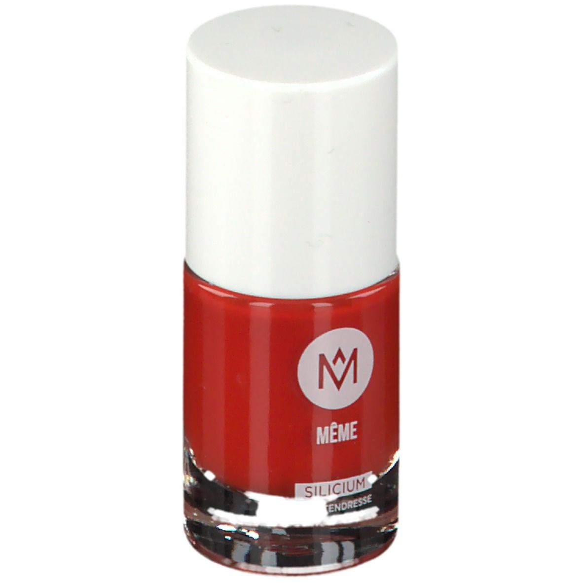Nagellakflesje met rode inhoud en witte dop. Logo MÊME en SILICIUM zichtbaar.