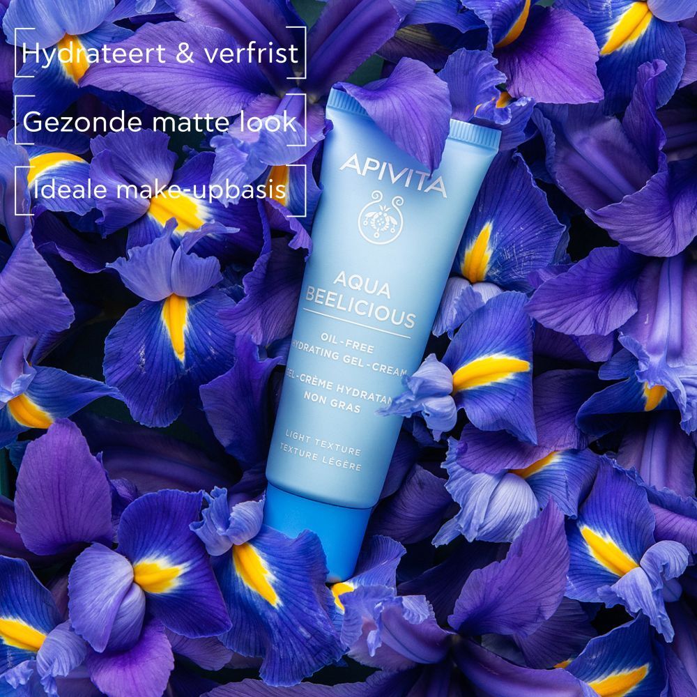 Lichtblauwe tube in paarse bloemen. Productnaam. Gel-crème. Tekst.