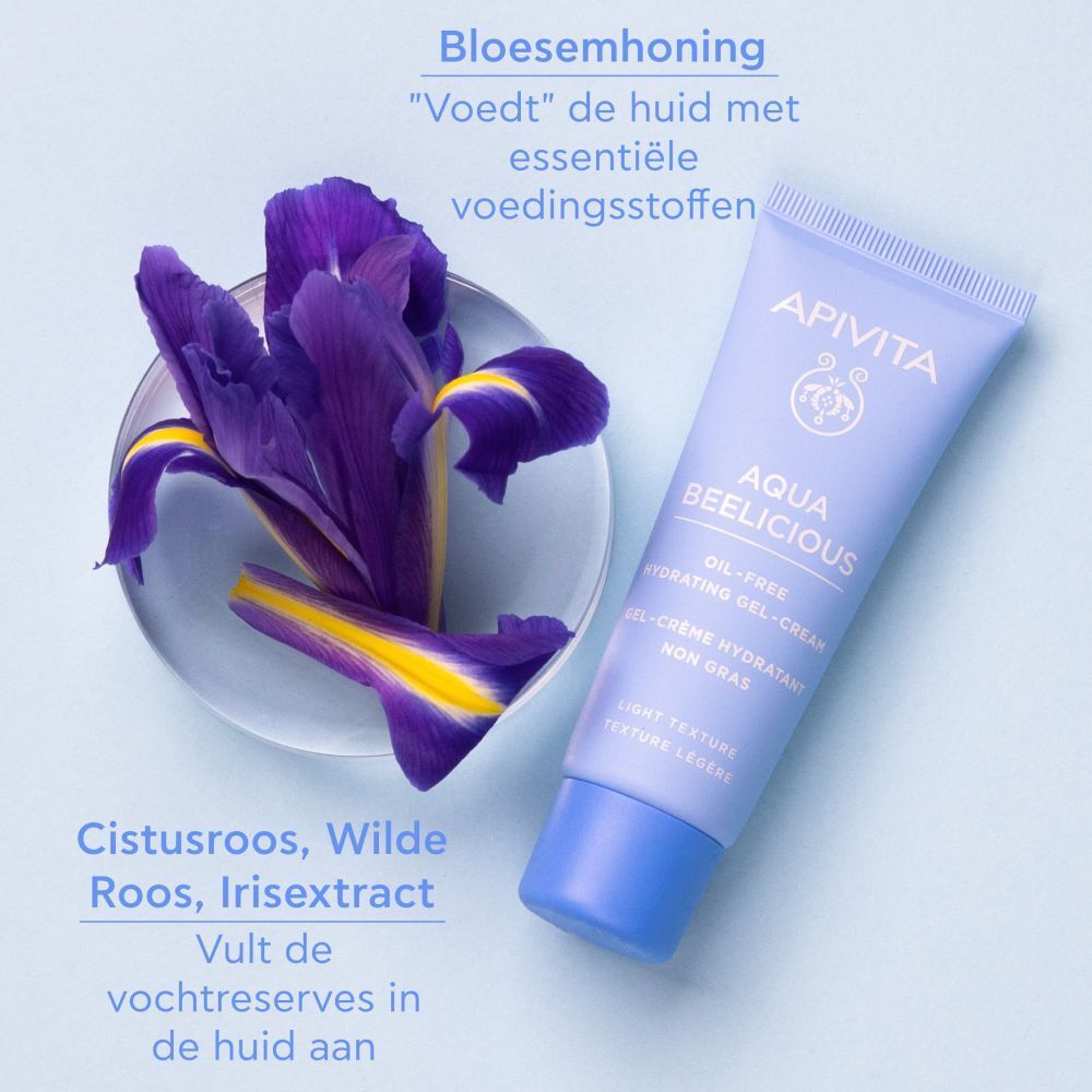 Lichtblauwe tube met bloemen. Productnaam. Gel-crème. Tekst.