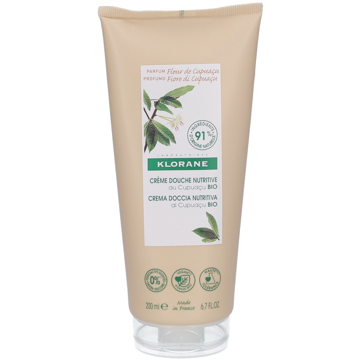 Beige tube met groen etiket. Tekst: KLORANE, Crème douche nutritive au Cupuaçu BIO. 91% ingrediënten van natuurlijke oorsprong.