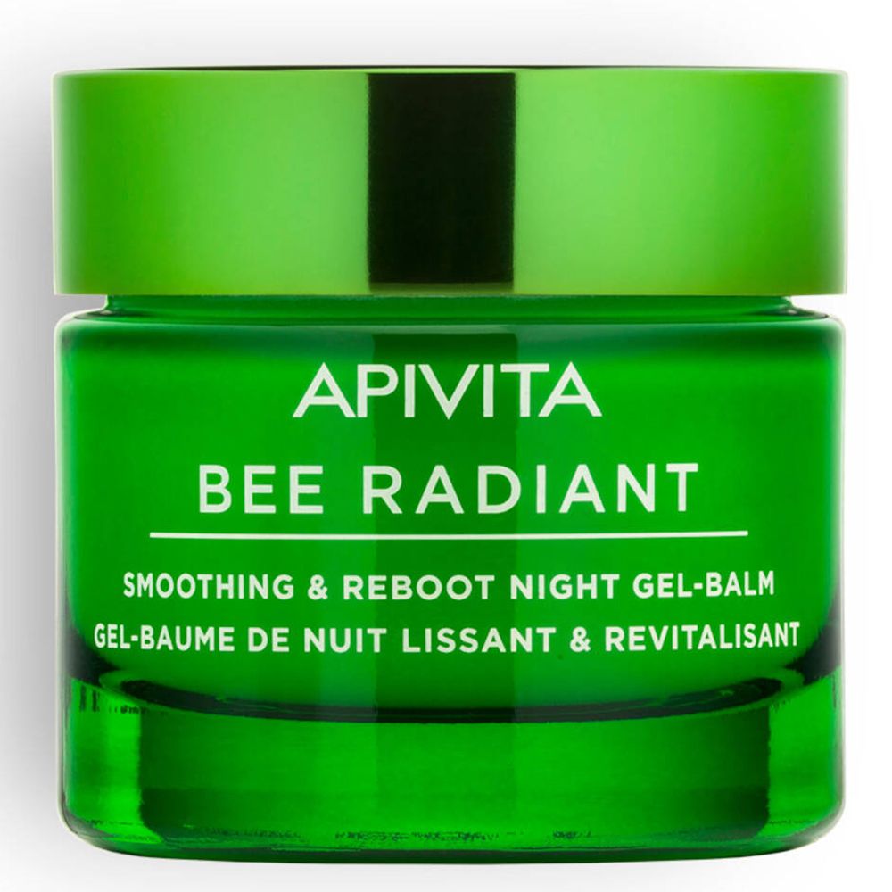 Pot en verre vert avec inscription blanche : APIVITA BEE RADIANT. Gel-baume de nuit lissant & revitalisant. Couvercle et pot verts.