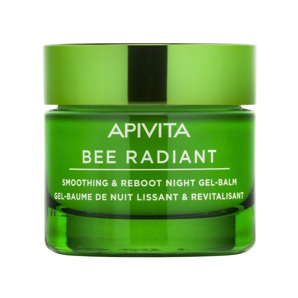 Groen glas met opschrift: APIVITA, BEE RADIANT, Smoothing & Reboot Night Gel-Balm.