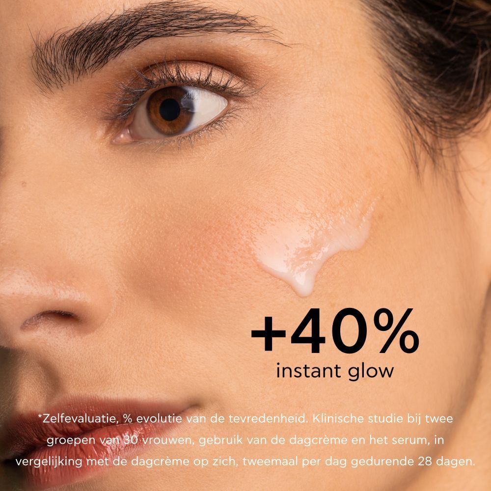 Gezicht met serum. Opschrift: +40% instant glow.