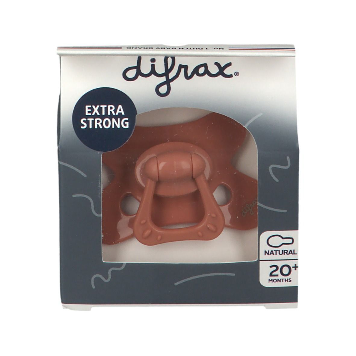 Fopspeen in verpakking. Zichtbaar: bruine fopspeen, verpakking met opschrift "EXTRA STRONG" en "NATURAL 20+ months".