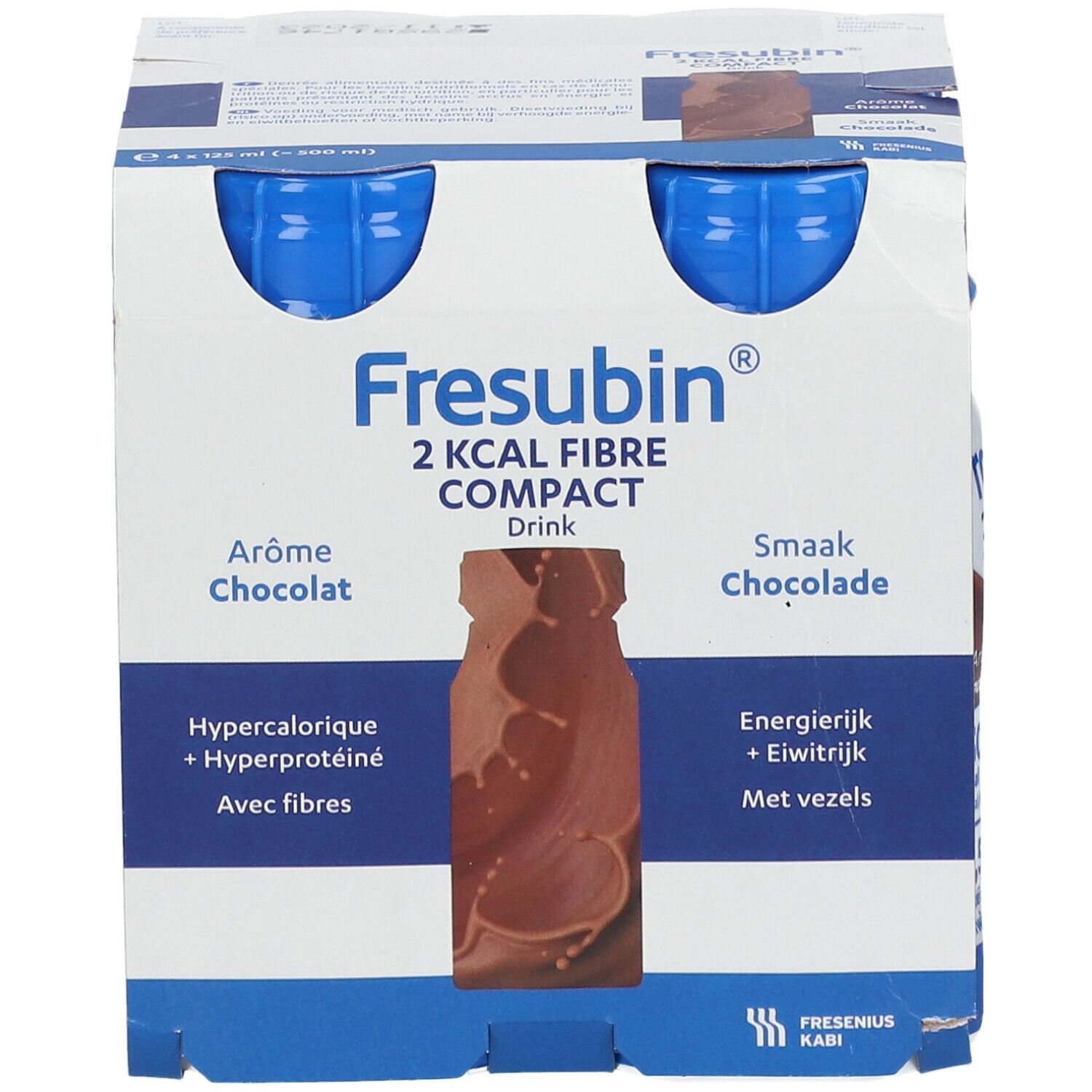 Verpakking met vier flessen. Opschrift: Fresubin 2 Kcal Fibre Compact Drink, smaak chocolade. Blauwe doppen, bruine vloeistof.