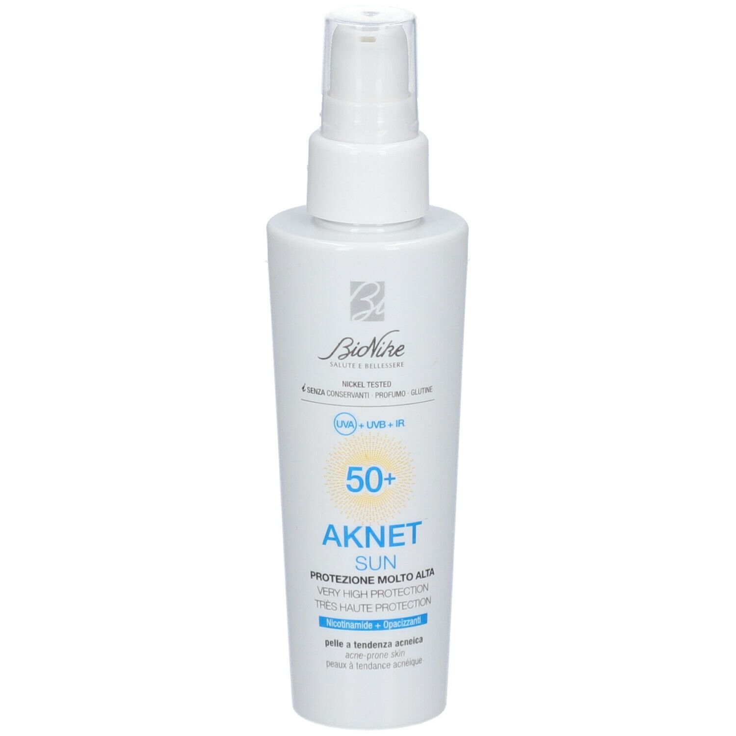 Witte fles met verstuiver. Opschrift: BioNike, AKNET SUN SPF 50+. Voor de acne gevoelige huid.