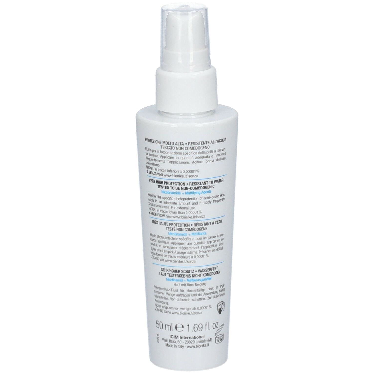 Witte fles met verstuiver. Tekst op de achterkant. Merk BioNike. 50 ml.