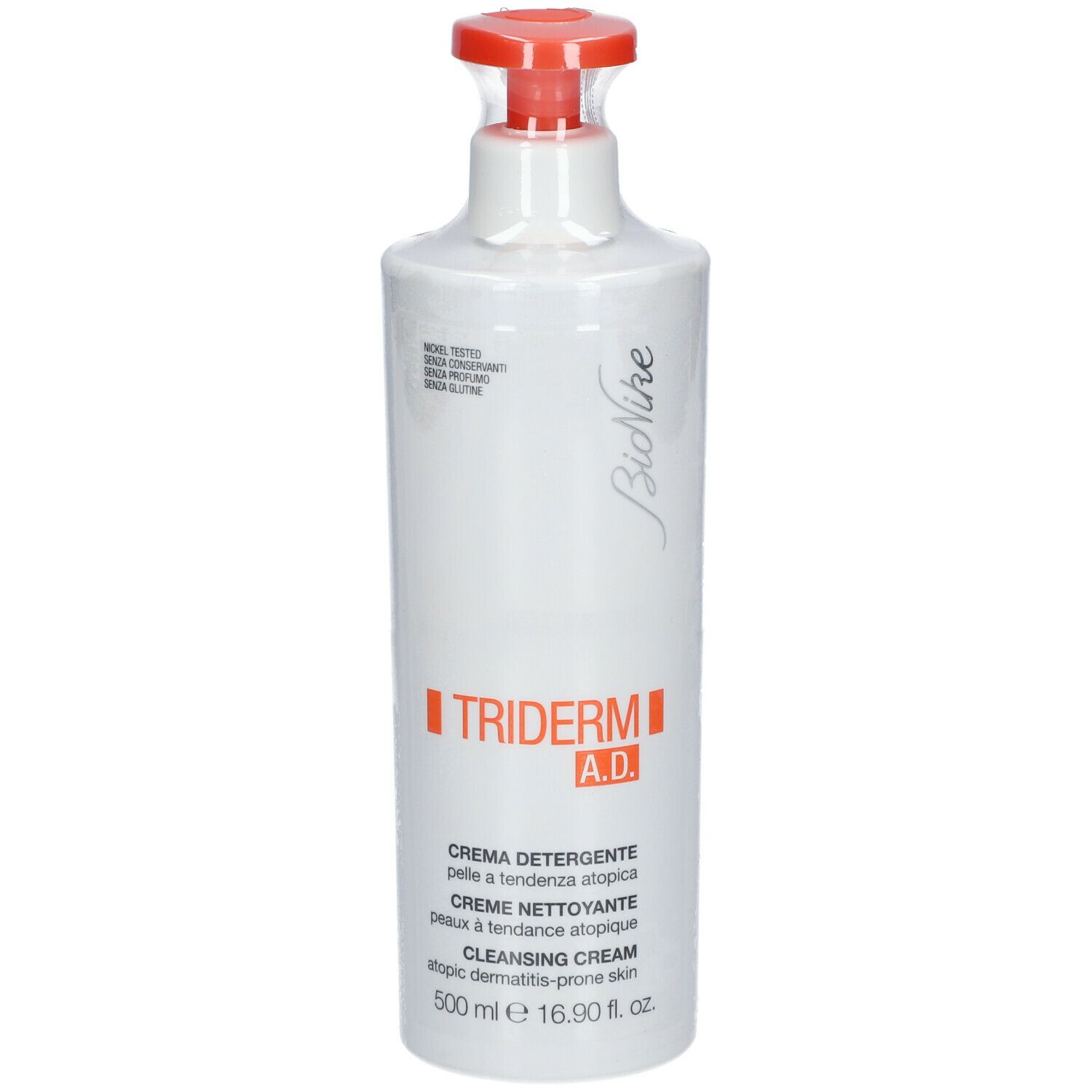 Flacon blanc avec pompe rouge. Inscription: TRIDERM A.D. CREMA DETERGENTE. 500 ml.