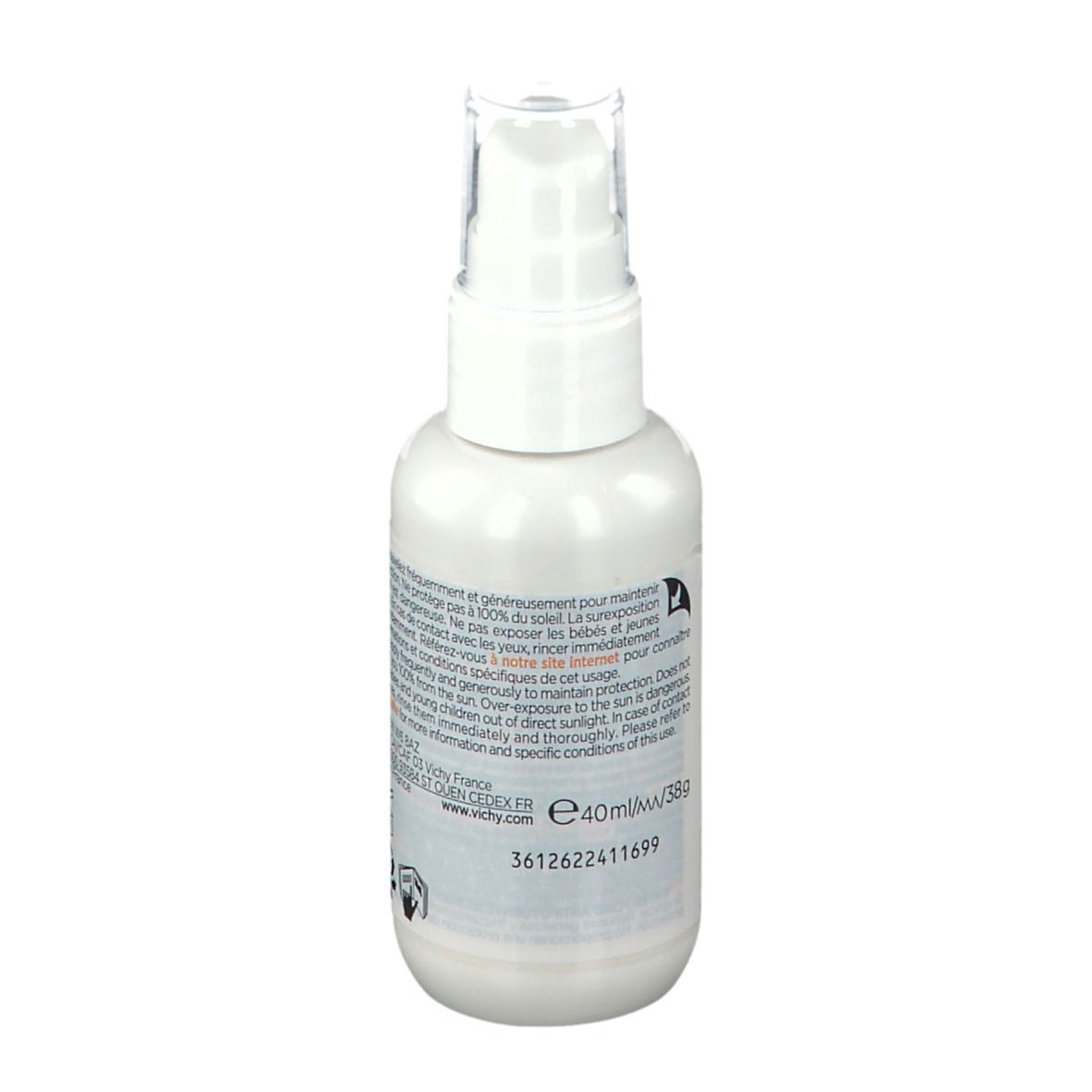 Achterkant van de witte fles. Tekstinformatie en logo's zichtbaar.
