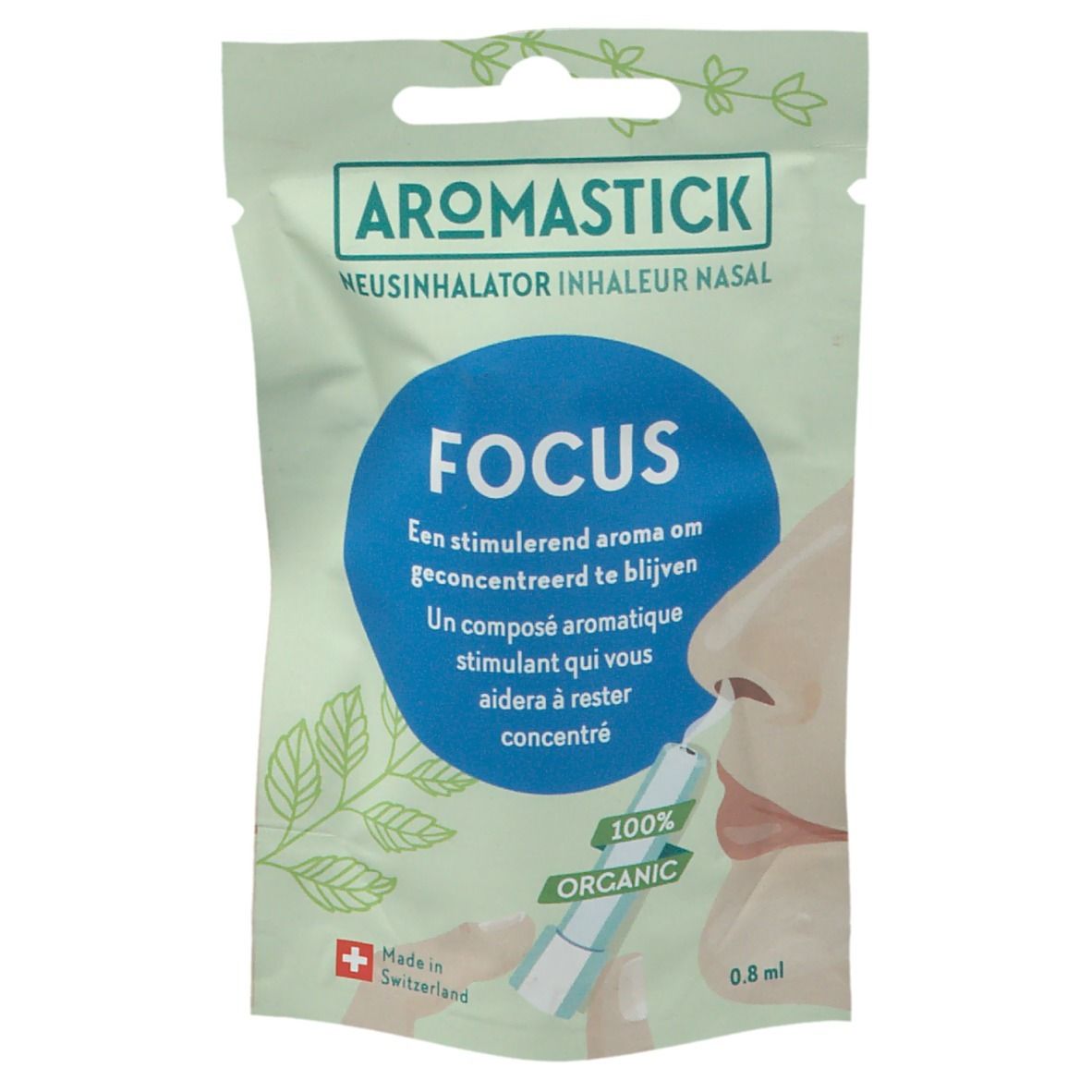 Aromastick Focus. Groen-witte verpakking met blauwe cirkel en tekst. Illustratie van neus inhalator. 100% Organic.