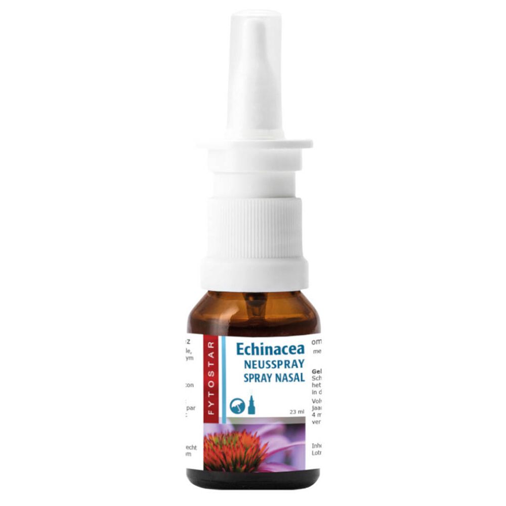 Bruine glazen fles met witte spraykop. Opschrift: Echinacea Neusspray. Met sprayopzetstuk.