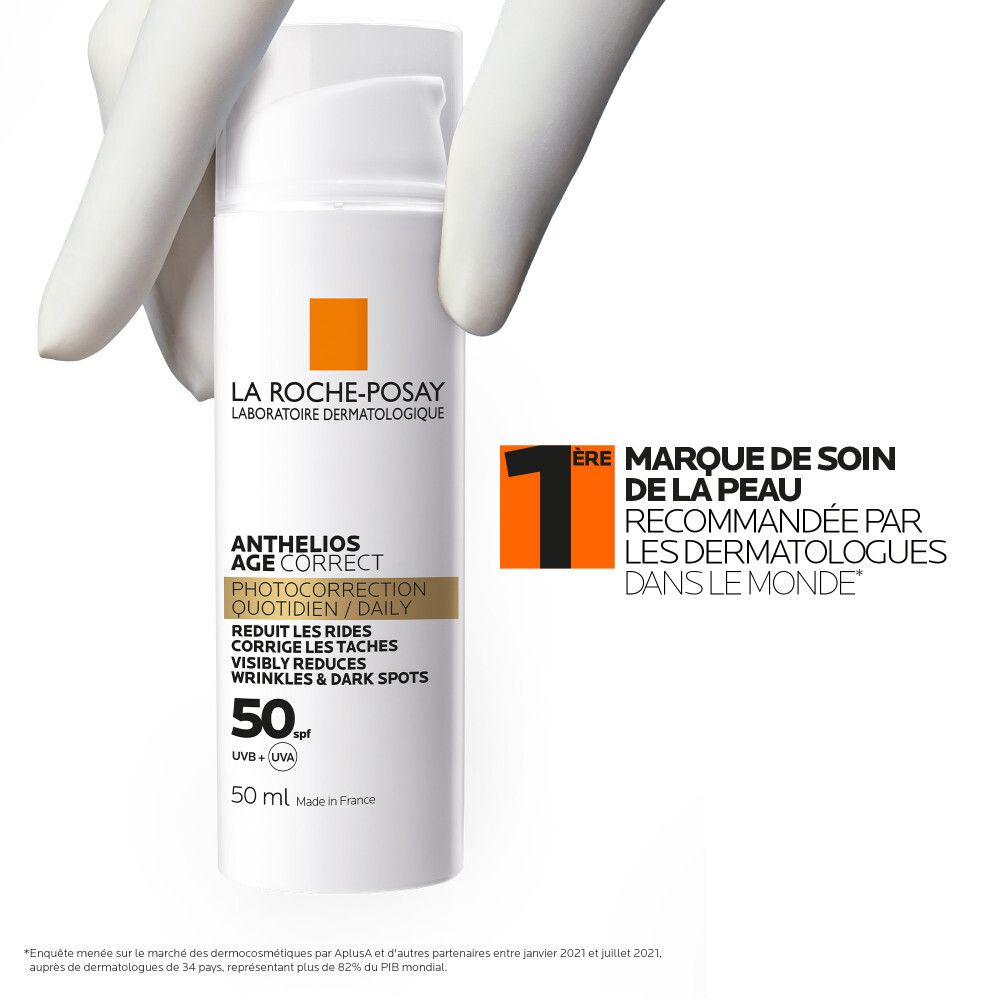 La Roche-Posay Anthelios Age-Correct Crème de Jour Légère SPF50. Tube blanc, texte, main gantée, n°1.