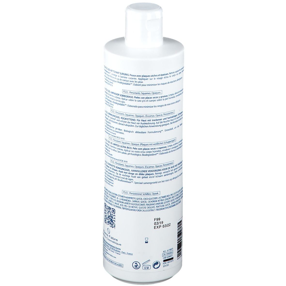 Achterkant witte fles Kertyol PSO. Tekst in meerdere talen. Houdbaarheidsdatum en lotnummer.