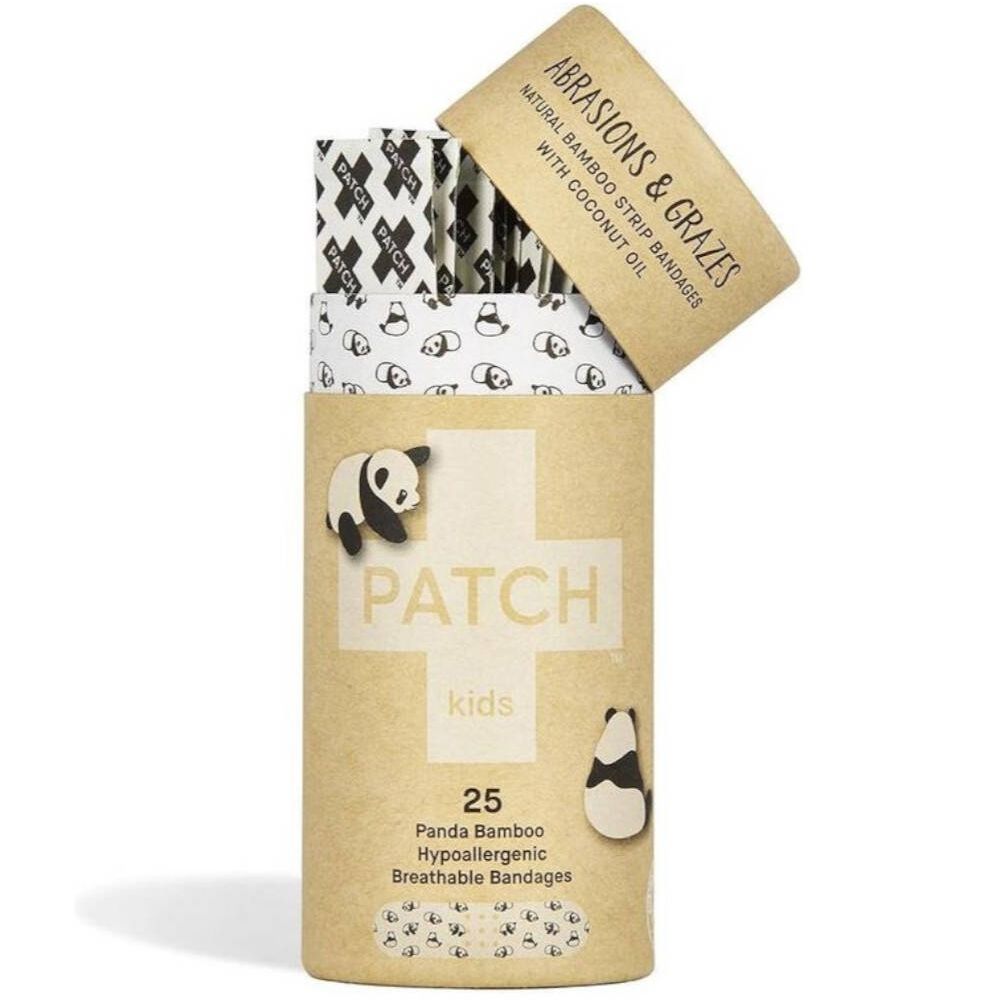 Cilindrische verpakking met pleisters. Opschrift: Abrasions & Grazes, 25 Panda Bamboo, hypoallergeen. Pleisters met panda's en kruizen.
