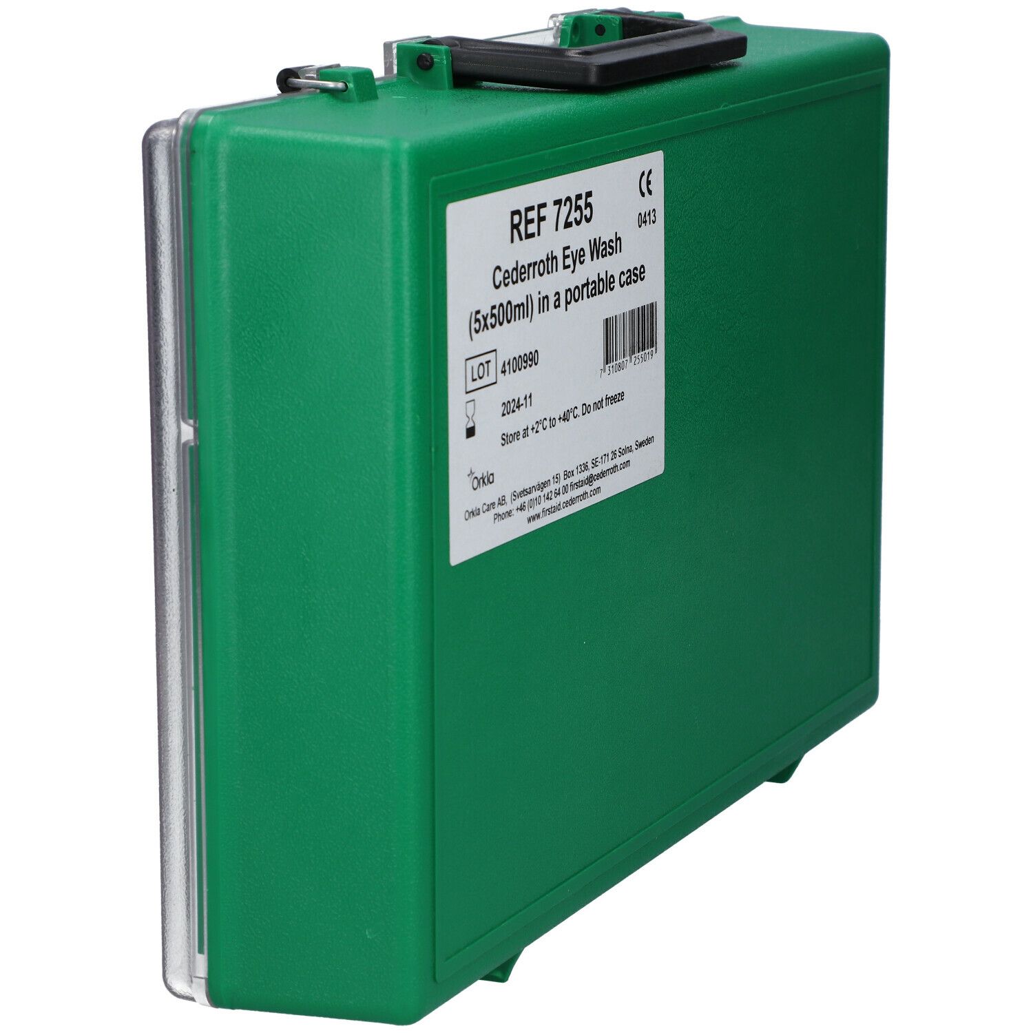 Groene koffer met sticker. Opschrift: REF 7255 Cederroth Eye Wash (5x500ml) in a portable case. CE-markering. Zijaanzicht.