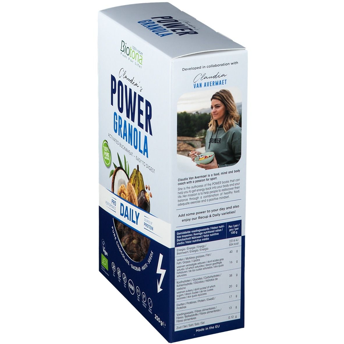 Biotona Power Granola Daily verpakking, zijaanzicht. Bevat voedingsinformatie en tekst. Met foto van Claudia Van Avermaet.