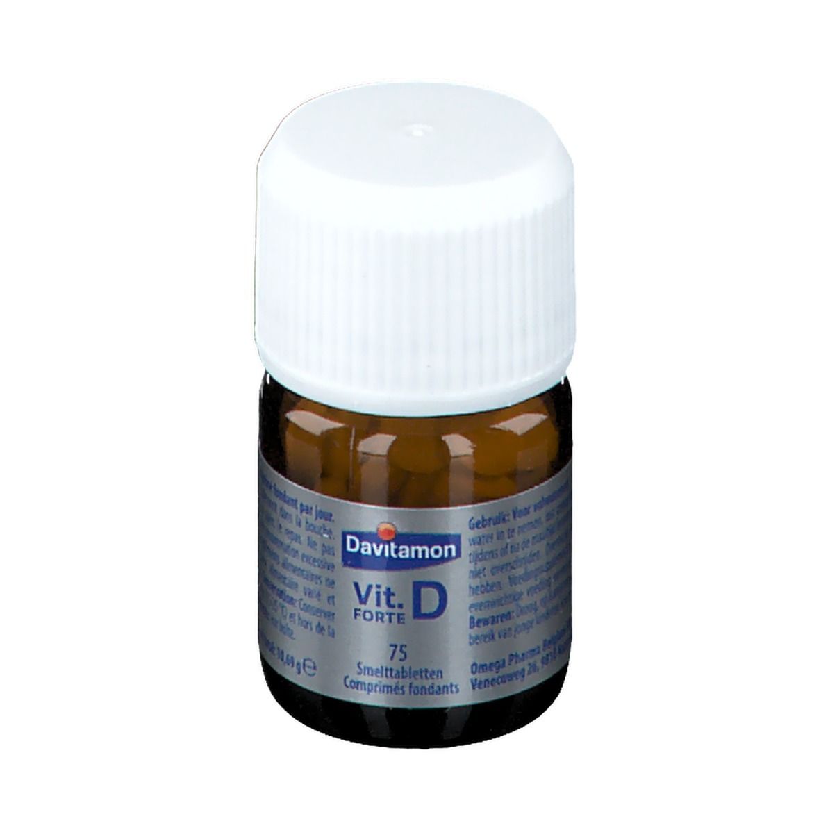 Bruine glazen fles met witte dop. Bevat tabletten. Opschrift: Davitamon Vit. D Forte. 75 Smelttabletten. Met etiket.