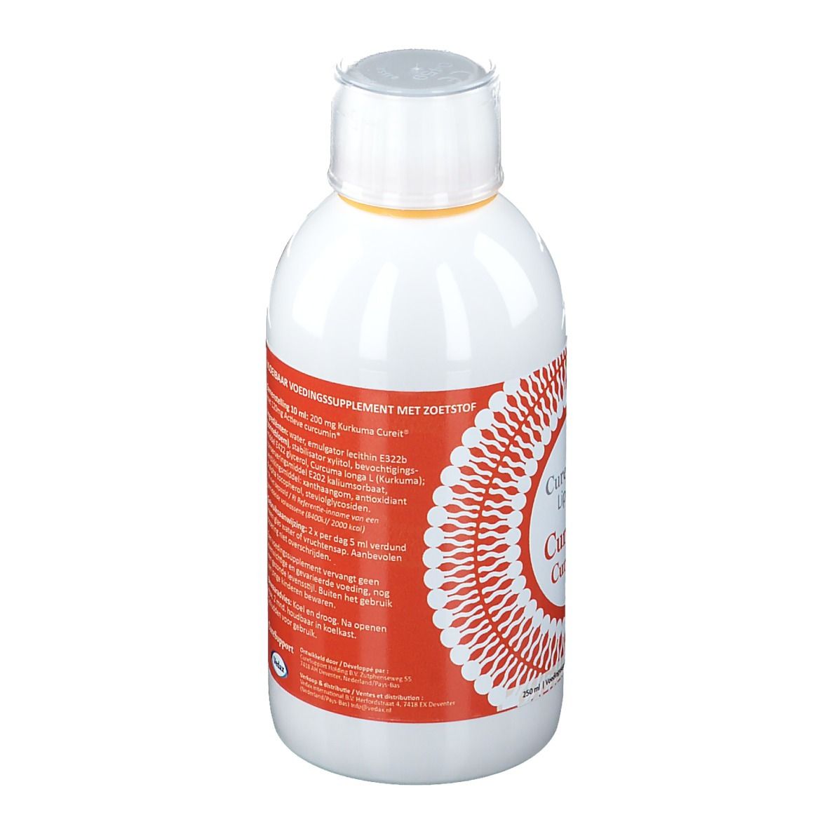Achterkant van een witte fles met rood etiket. Tekst in het Nederlands.