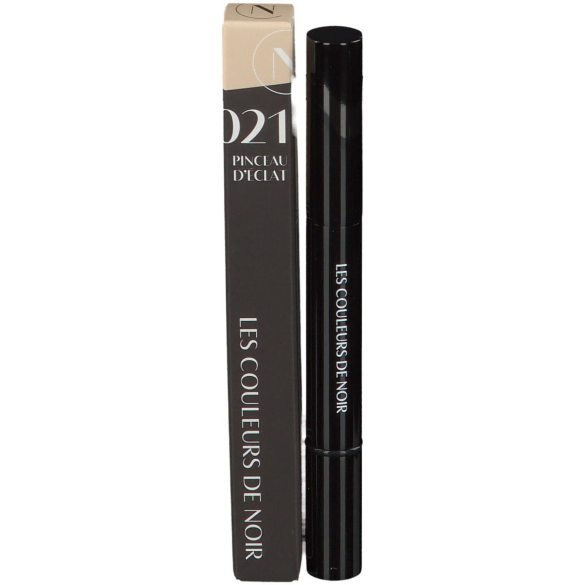 Zwarte pen en verpakking. Verpakking: Beige en zwart, tekst: LES COULEURS DE NOIR, Pinceau d'Eclat 021.
