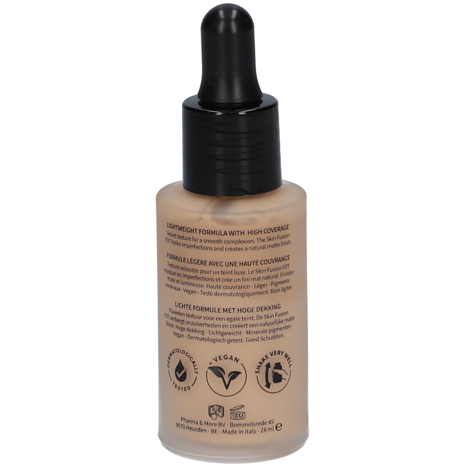 Foundation flesje. Achterkant met tekst. Vegan zegel en dermatologisch getest. Opschrift: Skin Fusion.