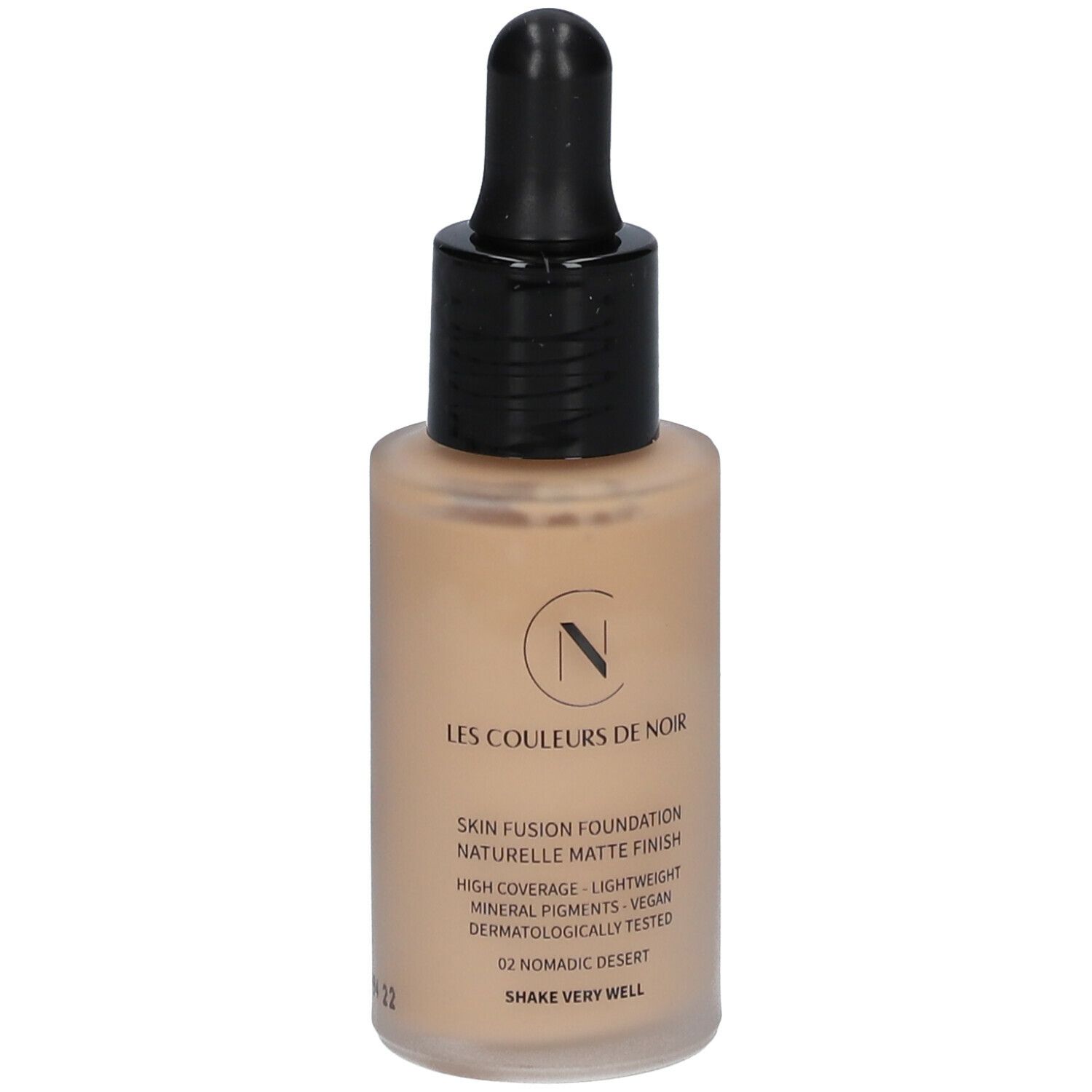Flesje foundation met zwarte pipet. Opschrift: Skin Fusion Foundation, 02 Nomadic Desert.