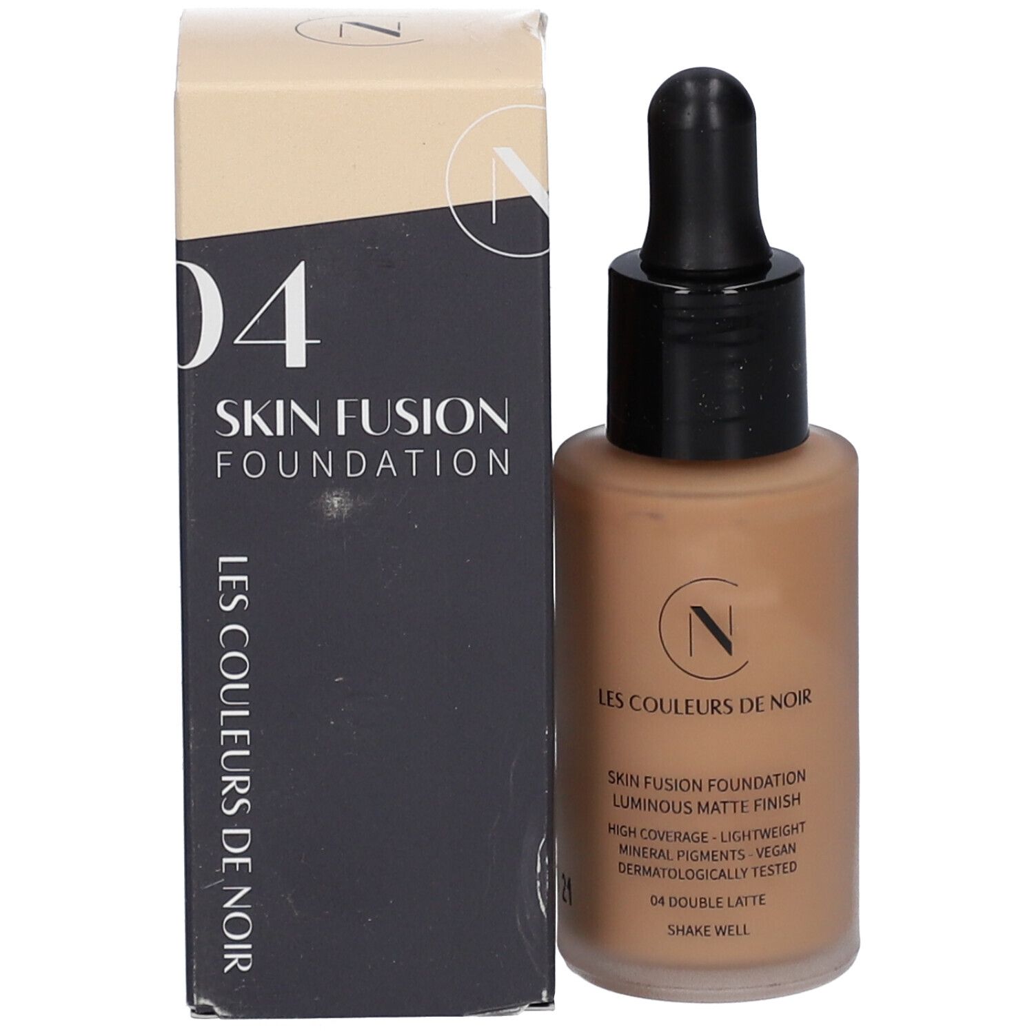 Les Couleurs de Noir Skin Fusion Foundation. Verpackung und Flasche. Farbton 04. Vegan, dermatologisch getestet.