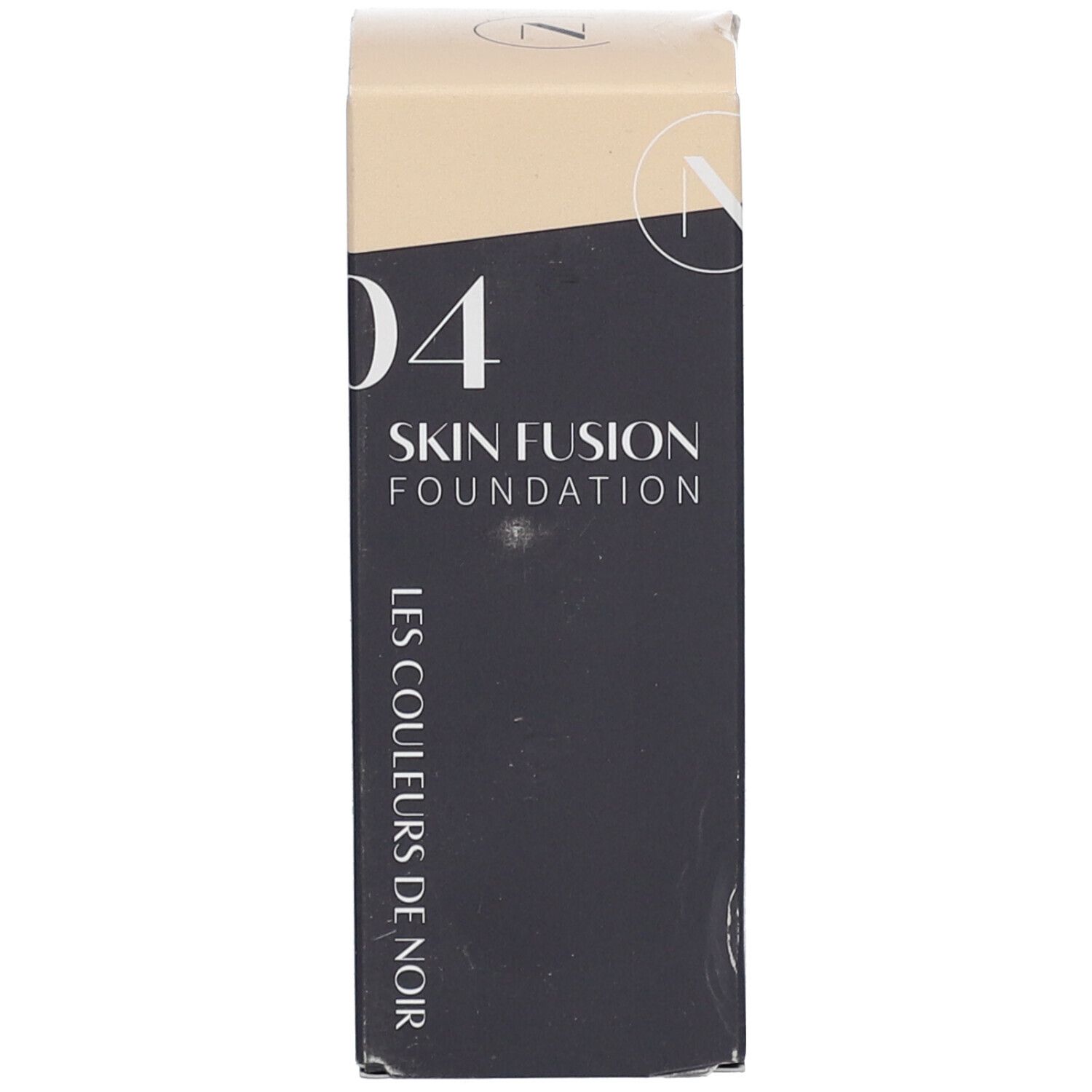Les Couleurs de Noir Skin Fusion Foundation. Verpackung. Farbton 04. Vegan, dermatologisch getestet.