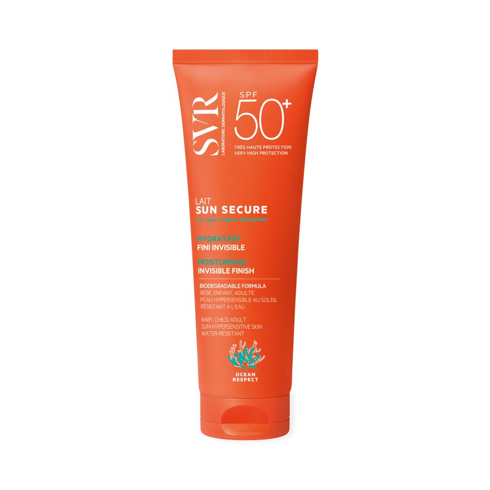 Achterkant van een oranje tube SVR SUN SECURE Melk SPF 50+. Tekst: Ingrediënten, gebruiksaanwijzing, fabrikantinformatie.