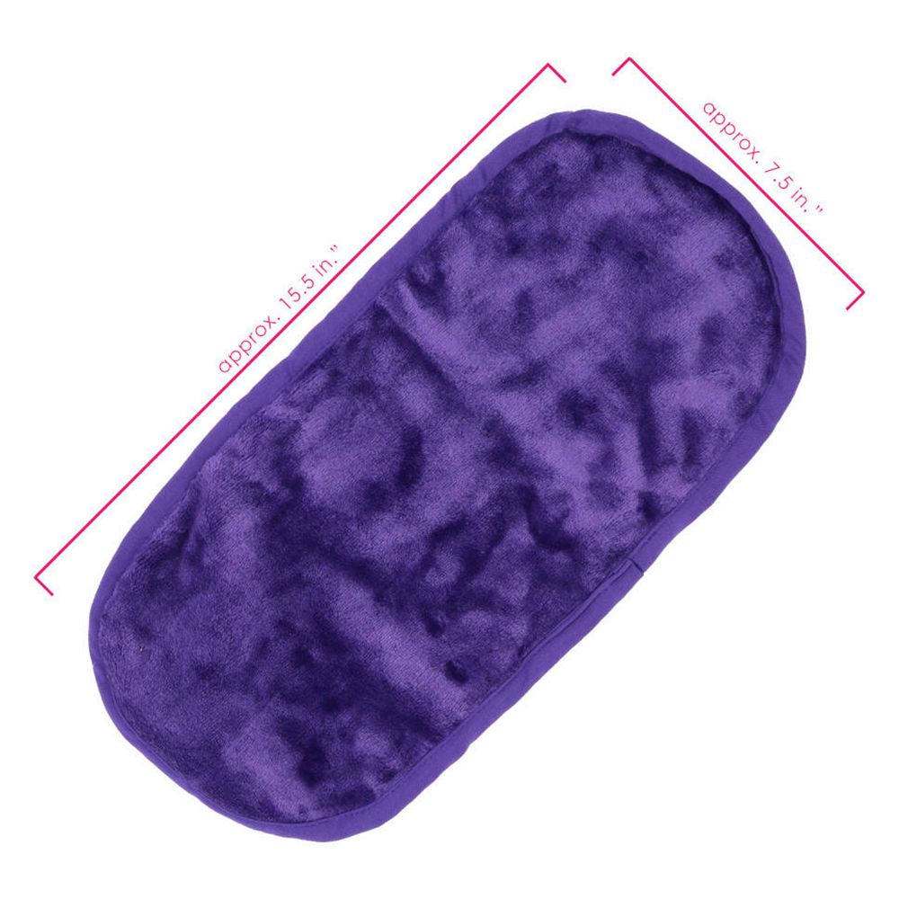 Paarse Make-Up Eraser. Ovale vorm, ca. 15,5 x 7,5 inch. Gemaakt van zacht materiaal.