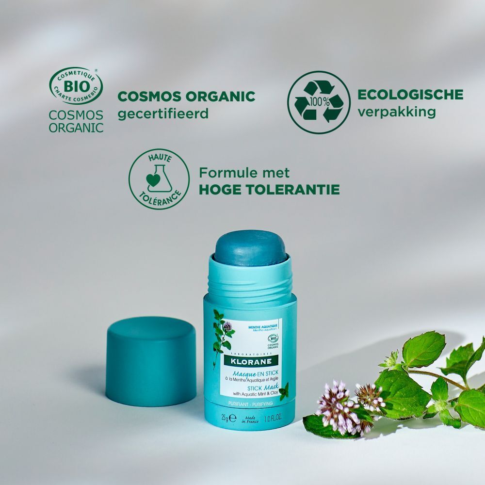 Lichtblauwe stick. Opschrift: KLORANE, Masque en stick, met BIO-munt en klei. Groen-wit etiket.