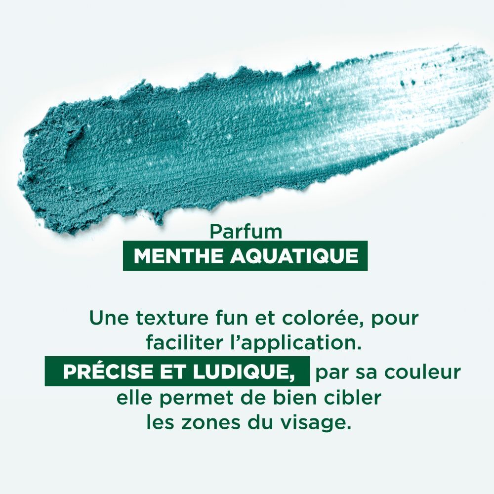 Stick de masque bleu clair. Inscription: KLORANE, Masque en stick, à la menthe BIO et argile. Étiquette verte et blanche.