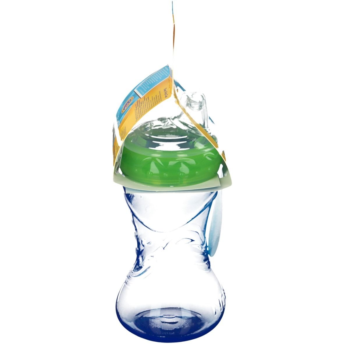 Nûby Easy Grip Becher mit Verpackung. Becher aus transparentem Kunststoff mit grünem Deckel. Verpackung hängt.