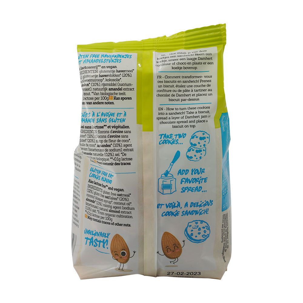 Achterkant van de koekjesverpakking. Tekst in meerdere talen. Bevat instructies voor een koekjessandwich.