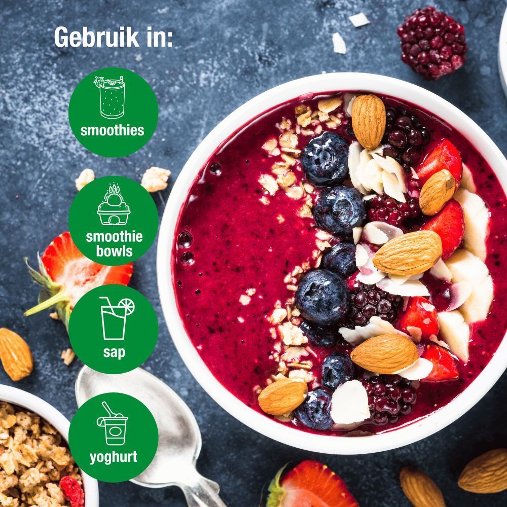 Kom met smoothie bowl met fruit en noten. Illustraties voor smoothies, smoothie bowls, sap en yoghurt.