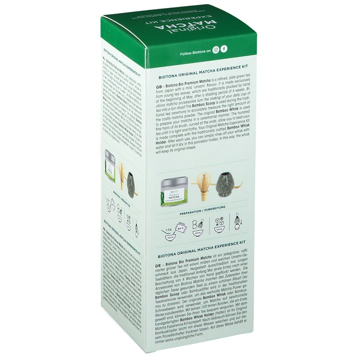 Schuine weergave van de groene verpakking. Tekst in meerdere talen. Illustraties van Matcha-accessoires.
