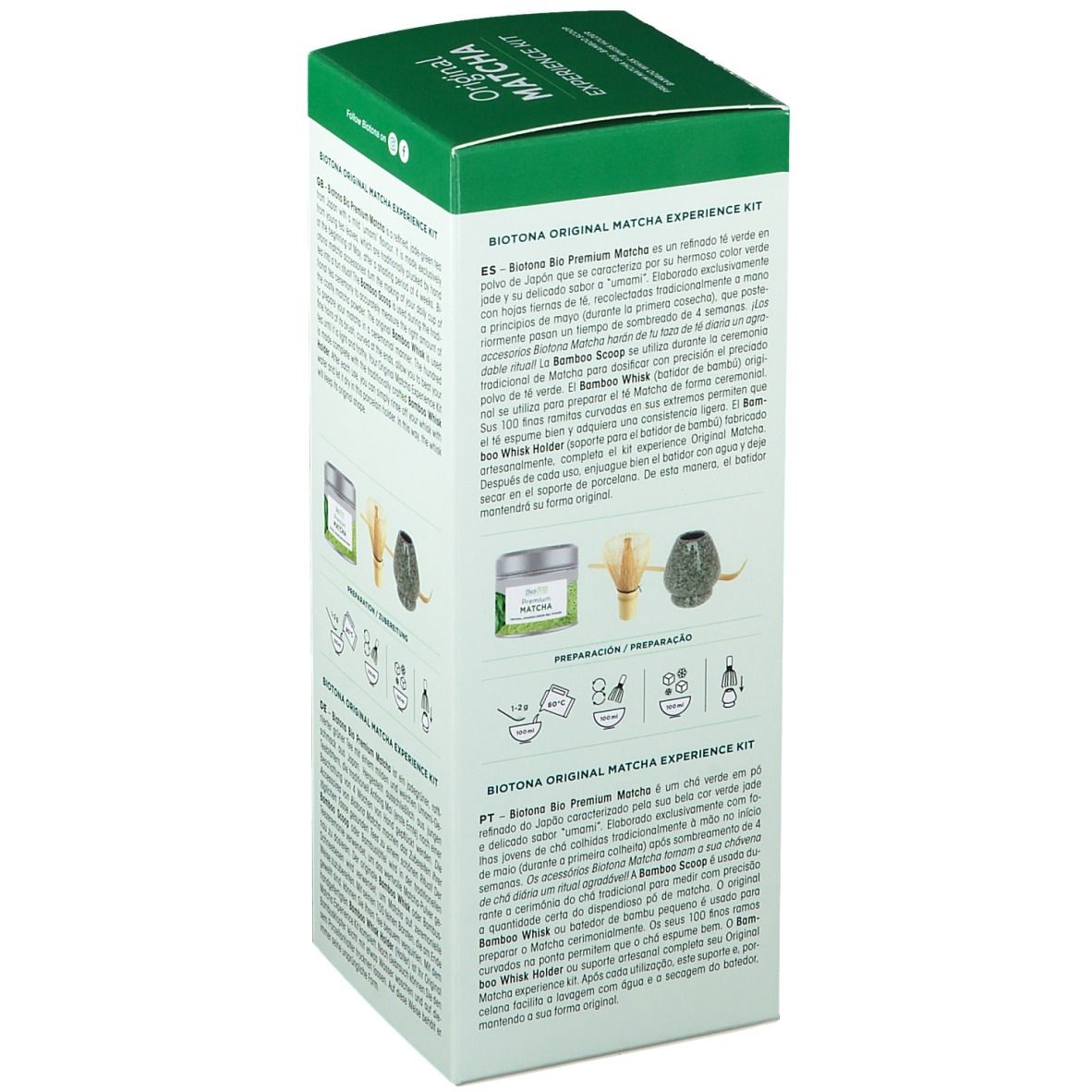 Schuine weergave van de groene verpakking. Tekst in meerdere talen. Illustraties van Matcha-accessoires.