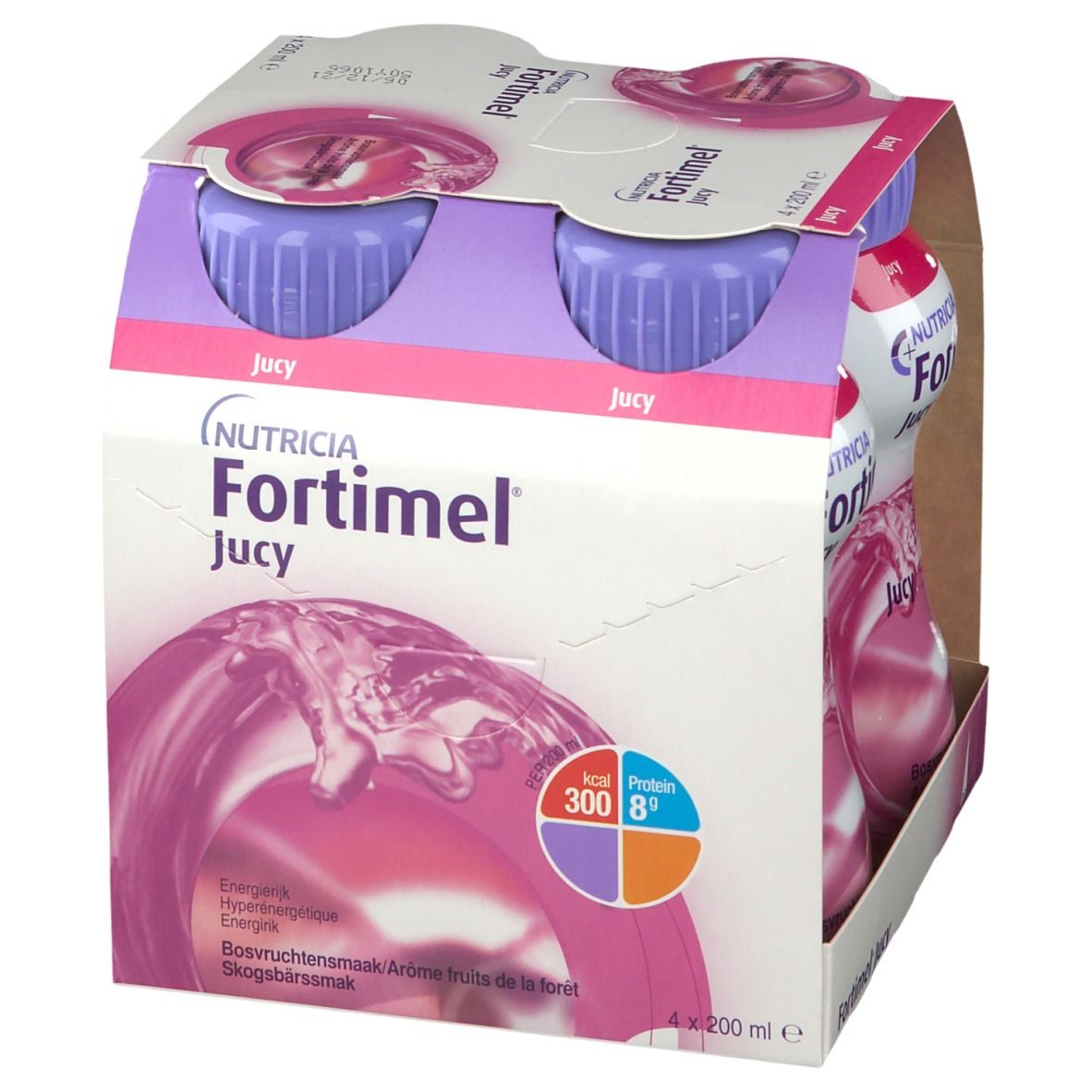 Verpakking met vier flessen. Opschrift: Fortimel Jucy, Nutricia. Paarse doppen, roze vloeistof. 300 kcal, 8g eiwit.