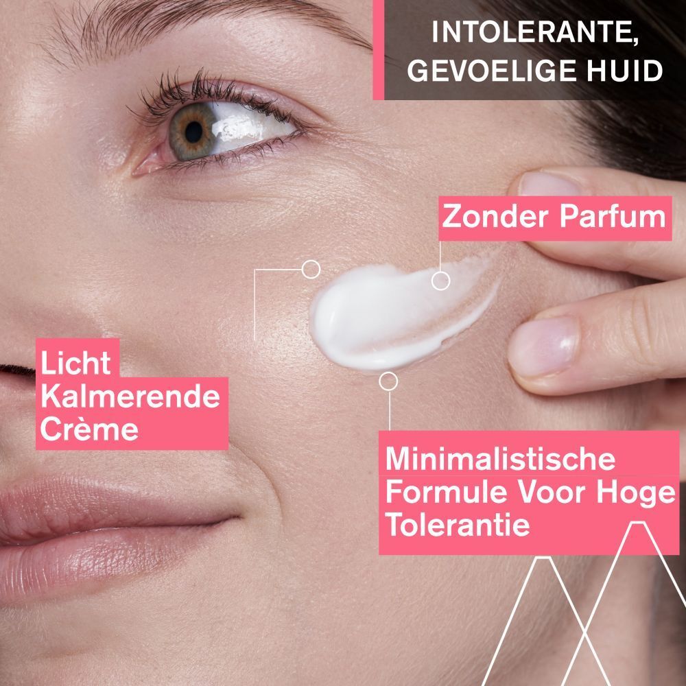 Achterkant van de tube URIAGE Toléderm CONTROL. Tekst in het Frans, Engels, Duits, Italiaans, Nederlands.