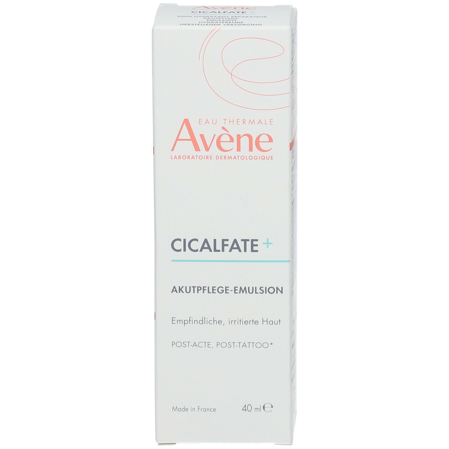 Boîte blanche avec logo Avène et Cicalfate+. Texte: Akutpflege-Emulsion. 40 ml. Pour peaux sensibles et irritées.