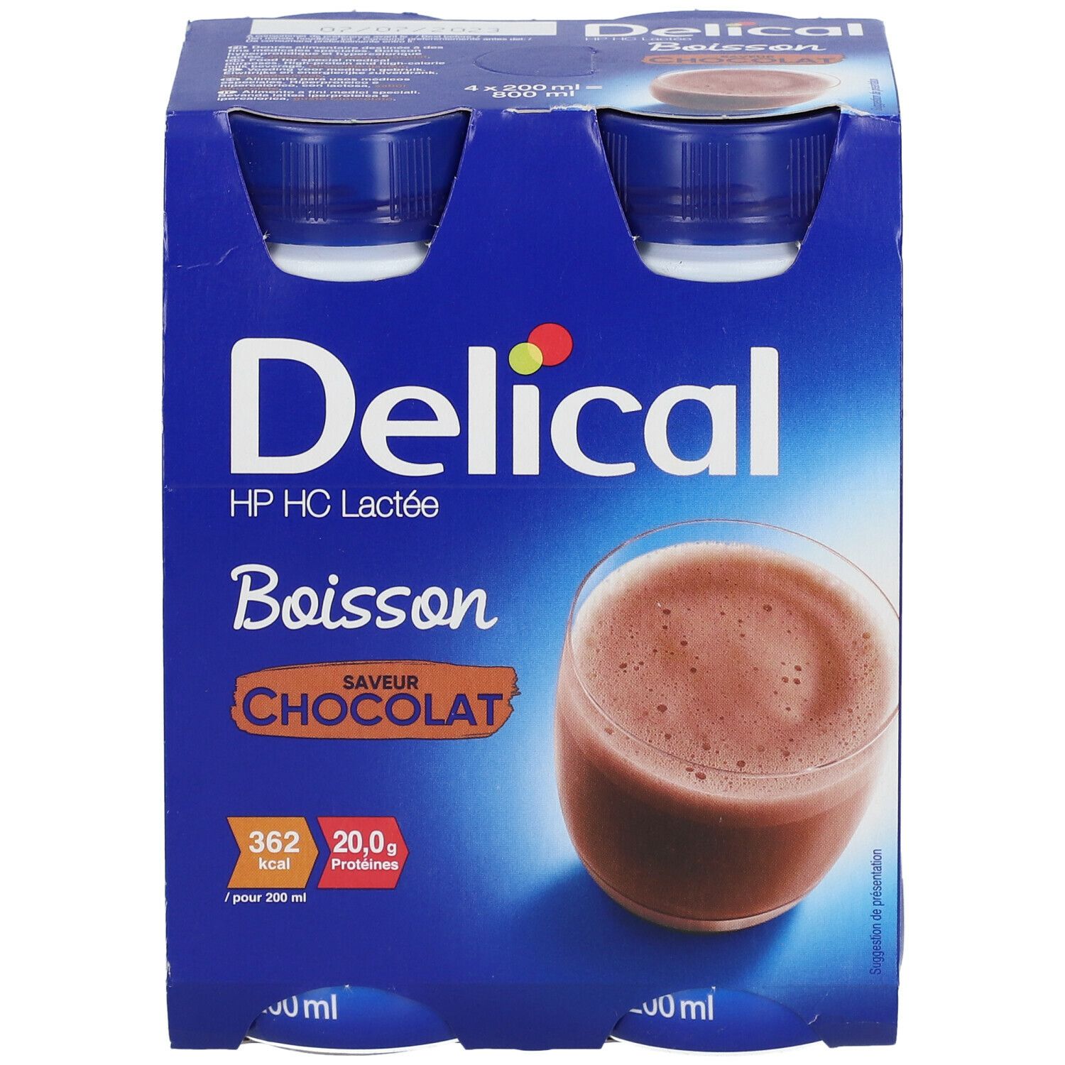 Verpakking van 4 flessen Delical HP HC Lactée Chocolat. Blauwe flessen, afbeelding van drank.