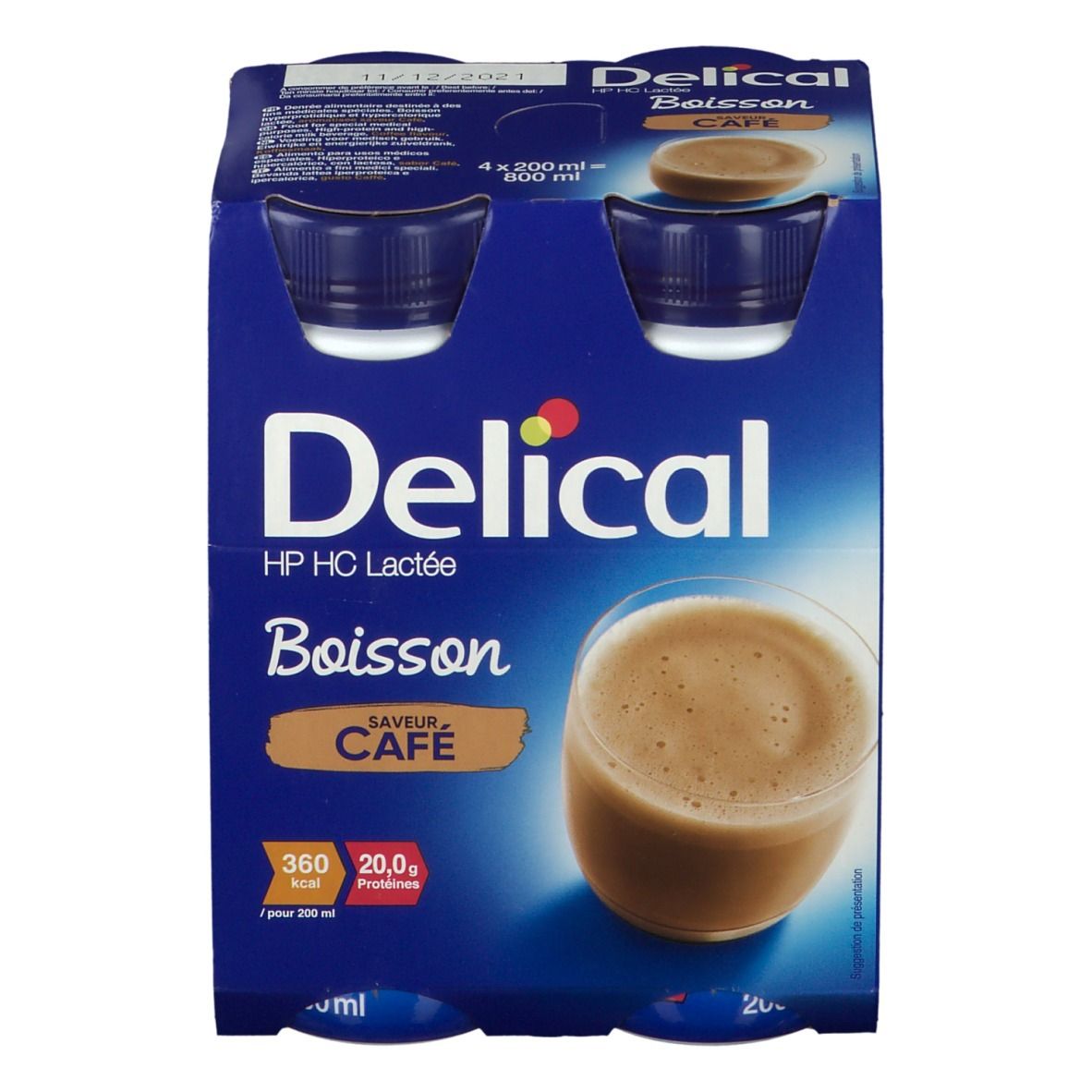 Verpakking van 4 flessen Delical HP HC Lactée Café. Blauwe flessen, afbeelding van bruine drank. Kartonnen verpakking.