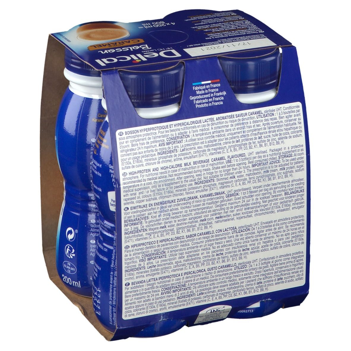 Achterkant van de verpakking Delical Boisson Lactée HP-HC Caramel. Meertalige tekst. Blauwe flessen.