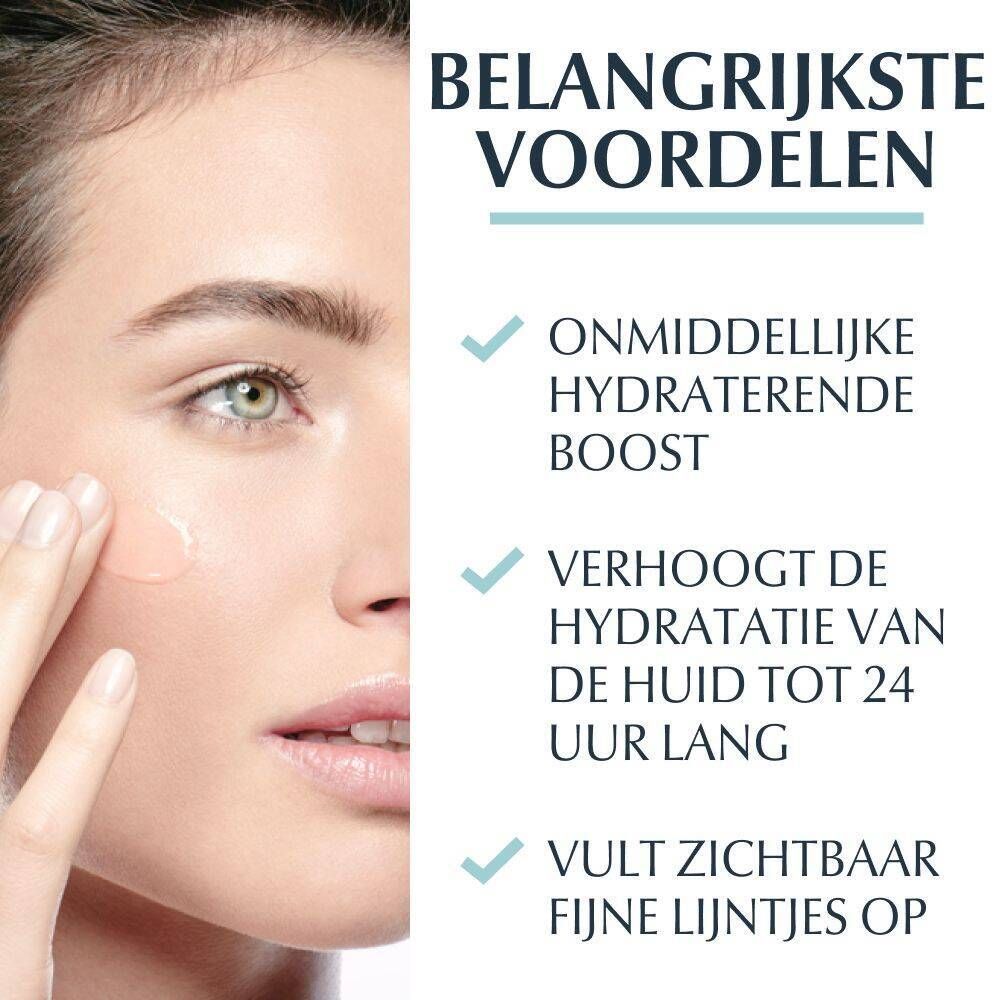 Gezicht van een vrouw. Tekst: Belangrijkste voordelen. Onmiddellijke hydraterende boost, verhoogt de hydratatie van de huid tot 24 uur lang, vult fijne lijntjes op.