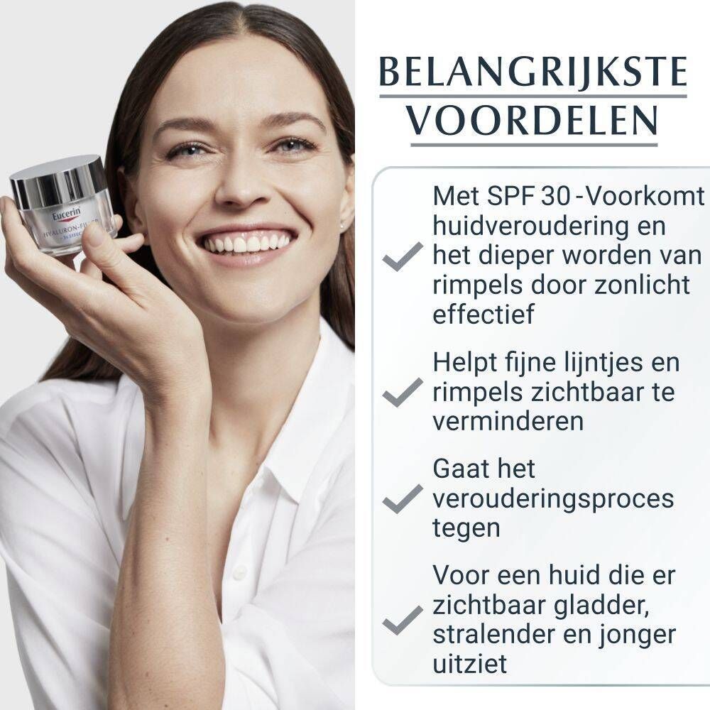 Vrouw houdt crèmepot vast. Tekst: Voordelen: anti-aging, minder rimpels, gladdere huid.