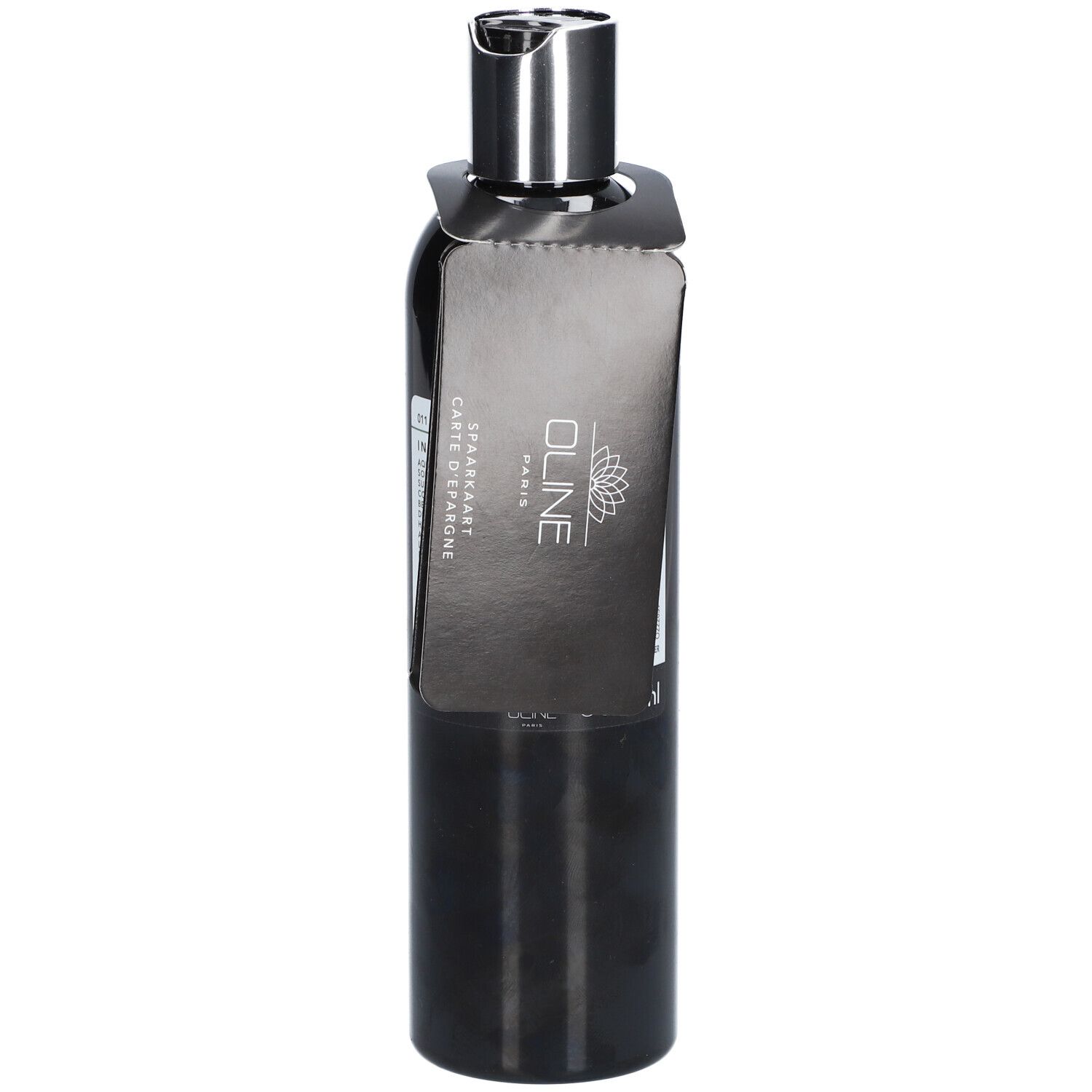 Zwarte fles met label. Zilveren dop. Label met tekst en logo.